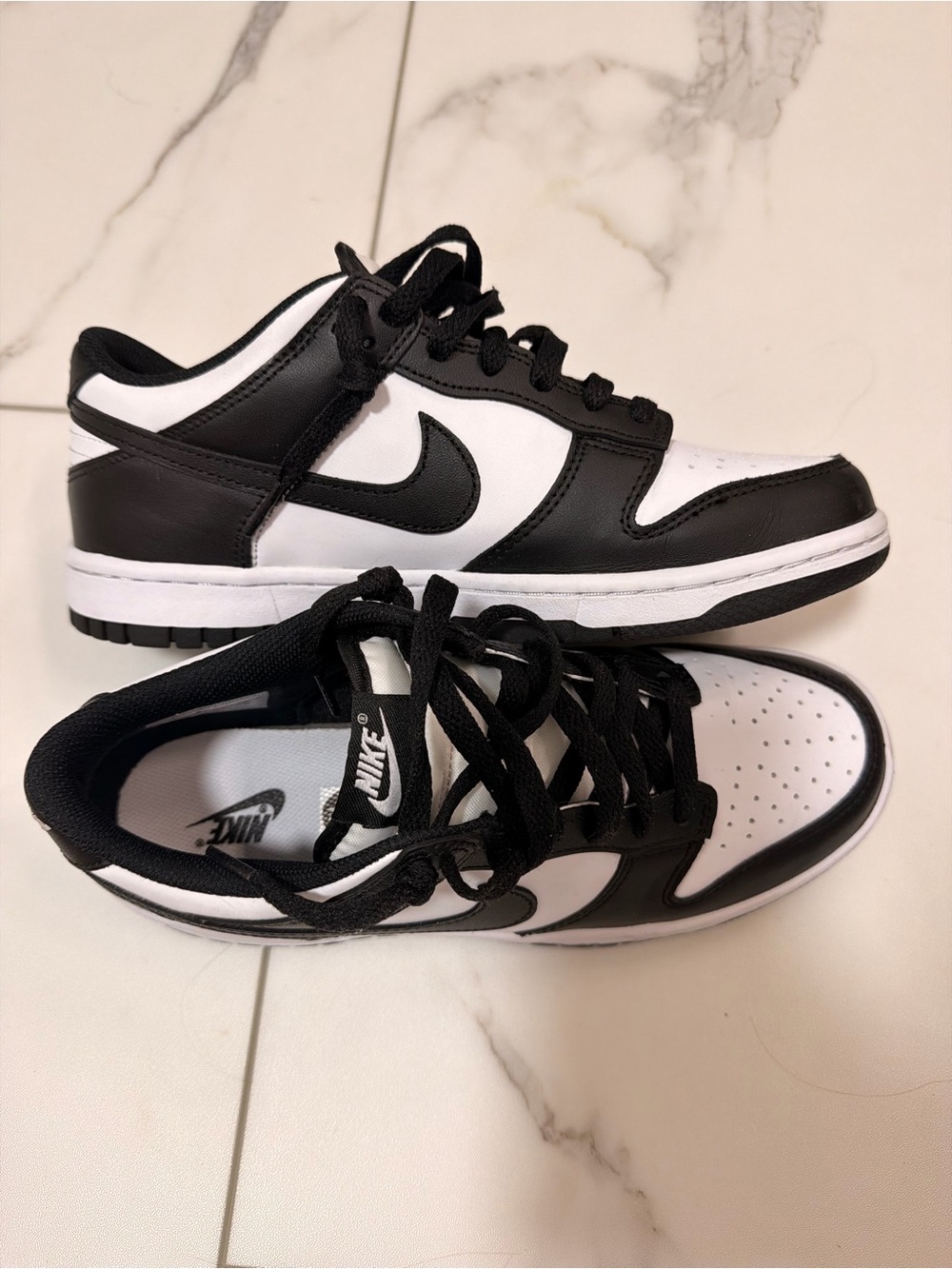 Nike Kids Black and White Low-Top Sneakers - Picture 1 of 3
